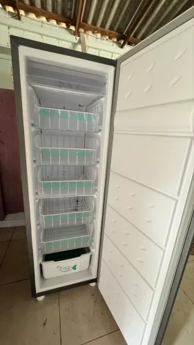 Vendo Freezer Cônsul 195L L