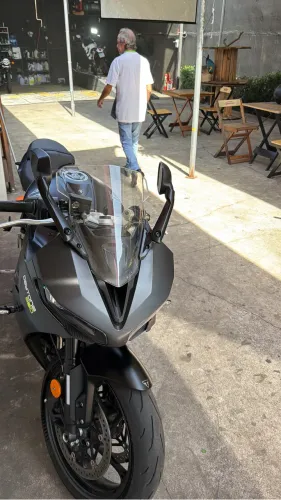 Triumph Daytona 660 2025 Preta - 6.680 km - Excelente estado