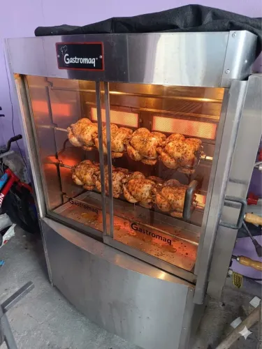 1 Maquina de assar frango e 2 churrasqueira 