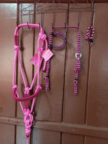 Kit JR Country: Cabresto + cabeçada para cavalo + chaveiro rosa neon e preto