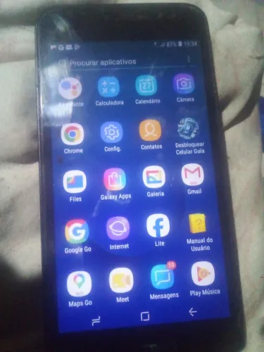 Oi estou esse quebra galho Samsung Galaxy j 2 core pega whatsapp YouTube tudo normal.