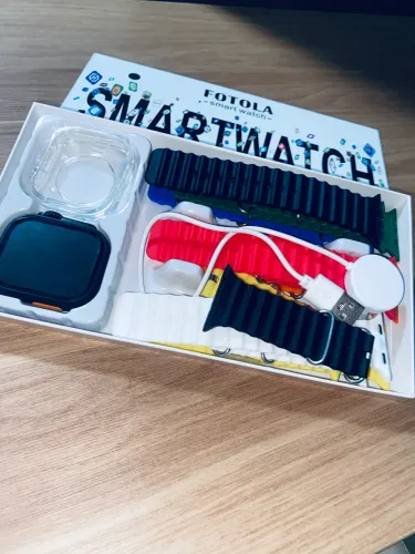 ? Smartwatch Fotola + 7 Pulseiras ? R$ 60,00 Smartwatch Fotola em ótimo estado