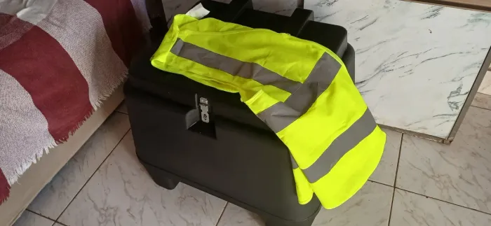 Baú 80 litros para moto universal + colete refletor ( colete vai de brinde)