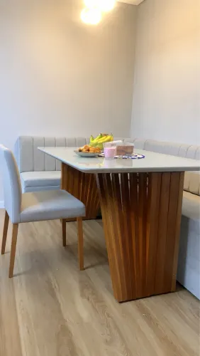 Mesa de jantar em madeira com tampo laqueado / Apenas mesa