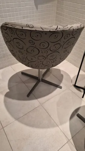Cadeira decorativa giratória