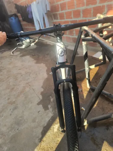Bicicleta aro 29, quadro 21 catracão 10 velocidades