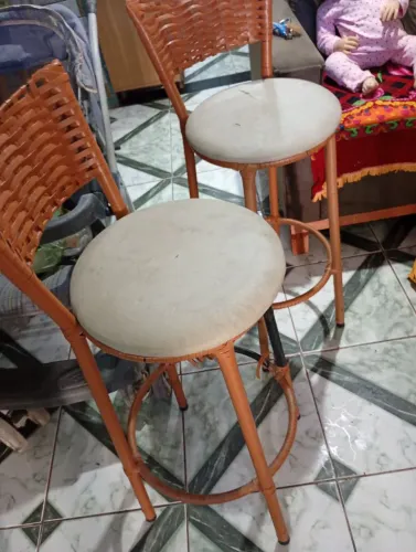 Cadeira precisa de reforma 