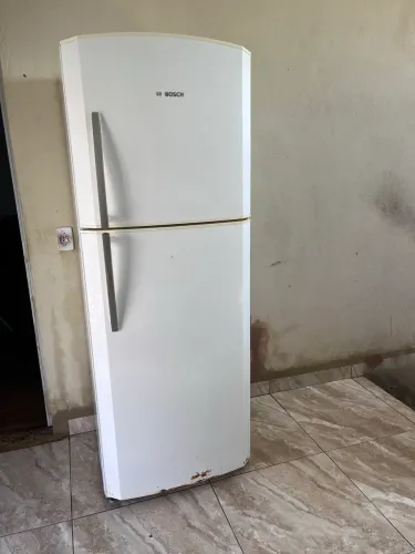 Geladeira Bosch 318L 127V - Freezer funcionando muito bem