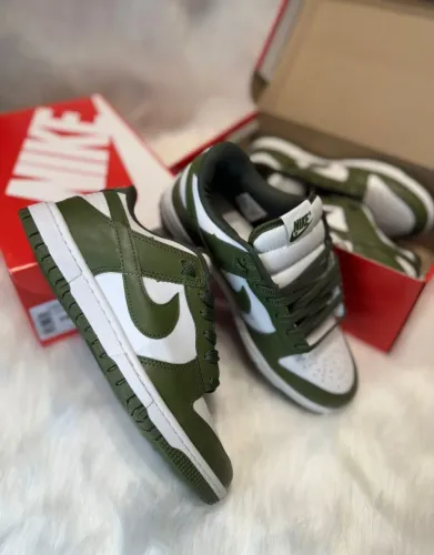 Tênis Nike Dunk Low 2 Cadarçoa Premium Masculino Cor: Verde Musgo - Disponível 37 AO 43