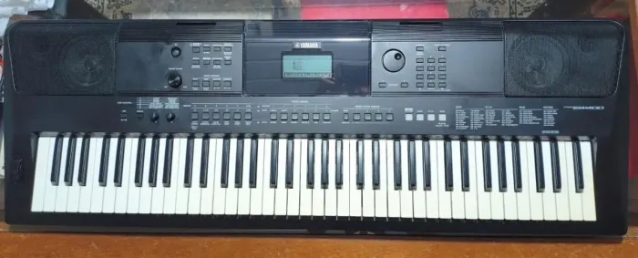 Teclado Yamaha PSR-EW400 + Acessórios Completo | Ótimo Estado