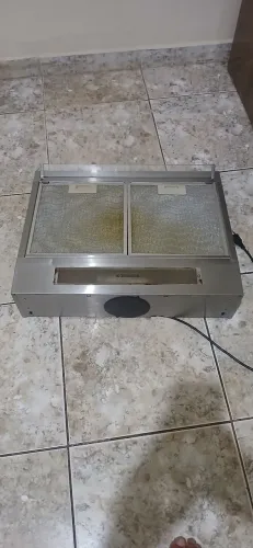 Deporizador eletrolux de inox 80cm funcionando. 