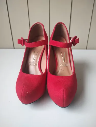 Vendo salto alto vermelho marca vizzano