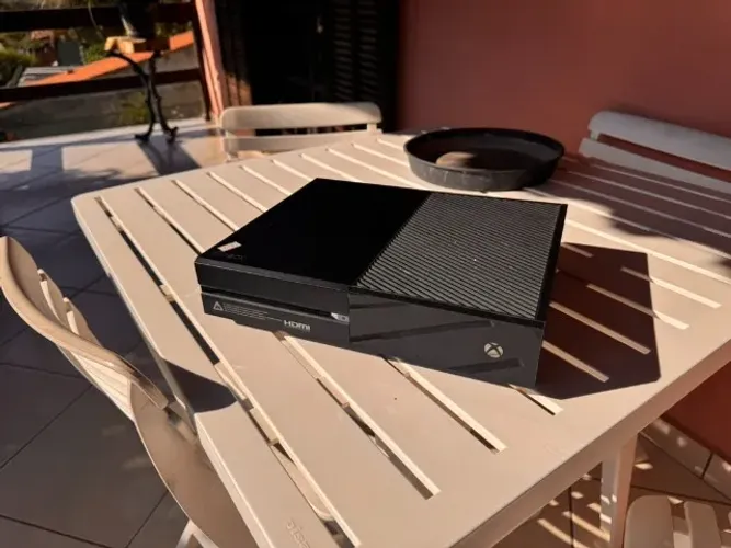 Xbox One Fat c/ Kinect, 2 controles e 4 jogos mídia física