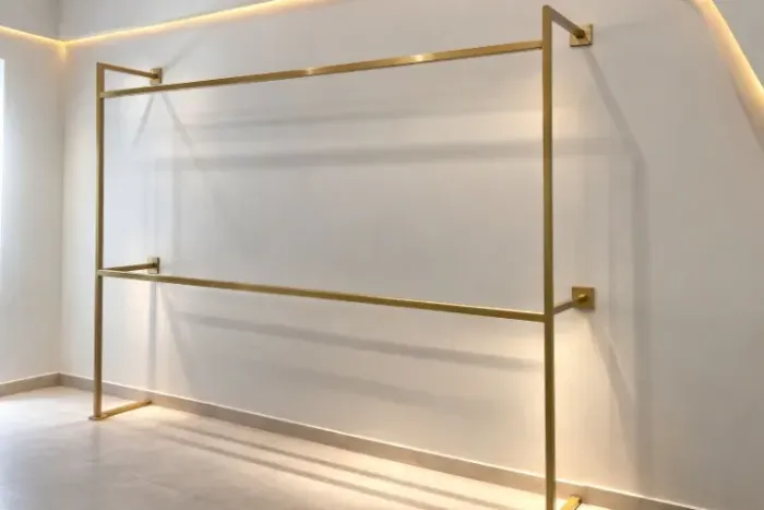 Tudo para Loja e Closet Arara com dois Cabideiros em metalon