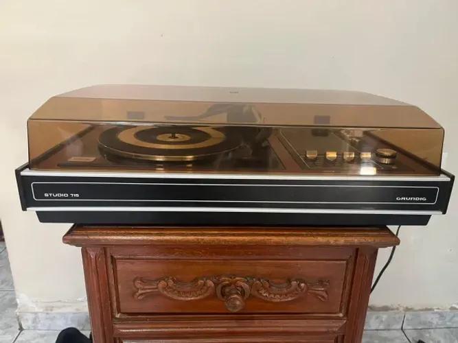 Vitrola Grundig Studio 715 (1977)
