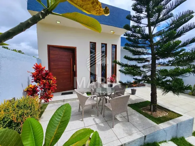 Casa solta com 04 quartos à venda em Gravatá/PE!