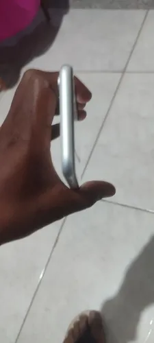 iPhone xr 64 gigas bateria ? 74% pra vender logo 