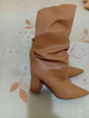 Vendo bota usada uma vez 