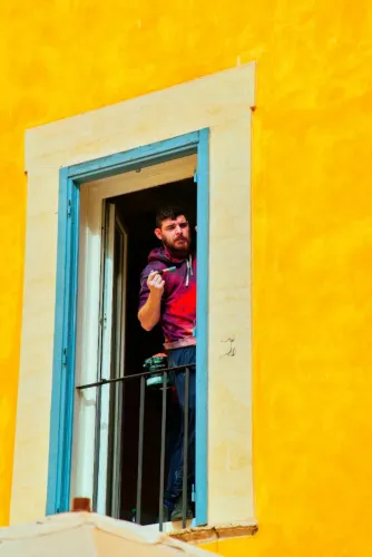 CONTRATA-SE SERVENTE PARA OBRAS NA ZONA SUL
