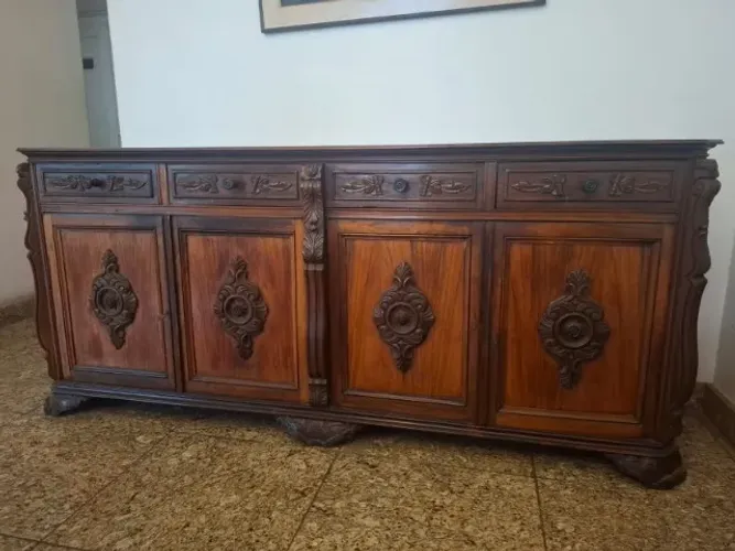 Buffet de Madeira Maciça de 4 portas