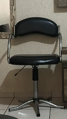 Cadeira de cabeleireira ajustável a altura 