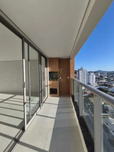 Apartamento com 100,9 m², 3 dormitórios e 2 vagas na Vila Operária, Itajaí