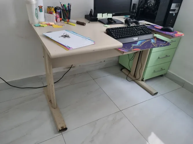 Mesa Escritório Para Computador com Suporte Teclado