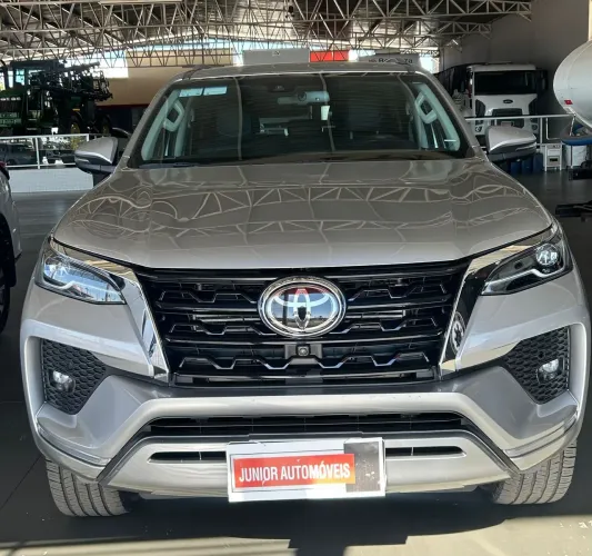 Toyota Hilux SW4 SRX 4X4 2.8 TDI 16V Dies. Aut. 2022