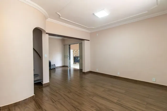 Casa à Venda - Aeroporto, 2 Quartos, 150 m2