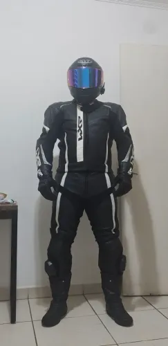 Macacão motociclista WXR + Bota e Luva (Novos)