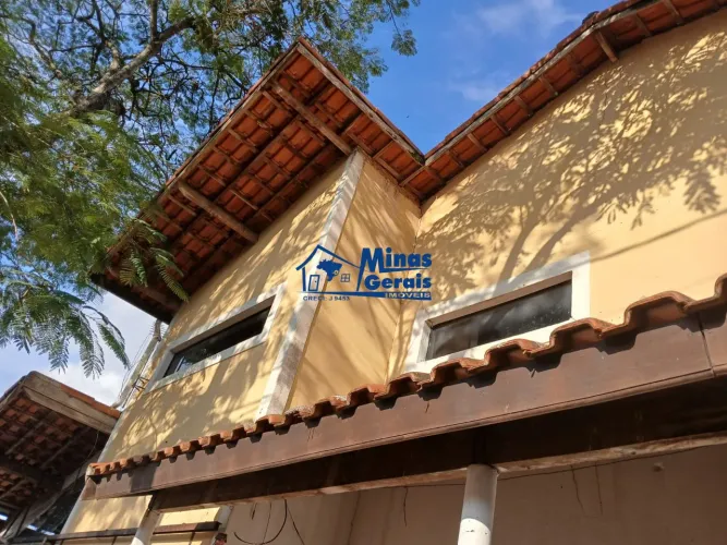 Casa/Chácara com 03 Casas, Piscina e Área para Eventos no Jardim da Granja - SJC