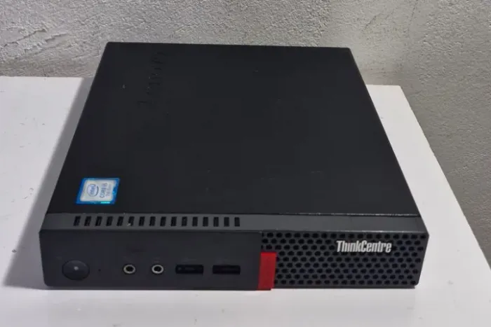 Mini desktop Lenovo ThinkCentre M710q i5 de 7° Geração 8GB  NVMe Wifi Windows 11
