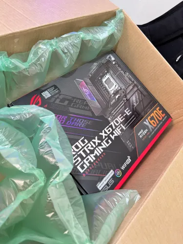 Placa mãe Rog Strix x670E-E