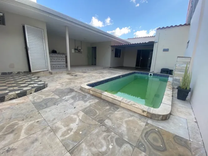 Aluga-se casa bairro união com piscina e energia solar