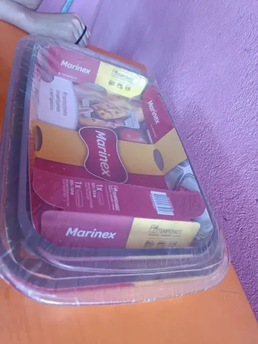 4 Refratários Liquidação , Servir com amor, comidas gostosas, louças em vidro.