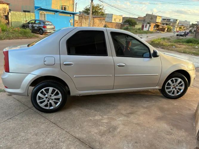 Renault Logan Expression Hi-flex 1.6 8V 4P 2011