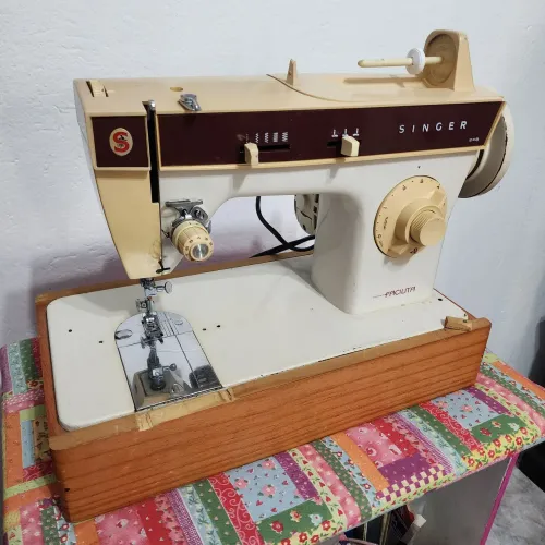 Máquina de costura Singer Facilita 248
