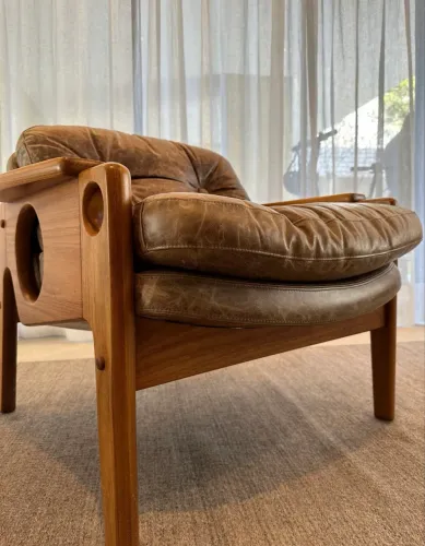 Poltrona Tetê do renomado design Sérgio Rodrigues