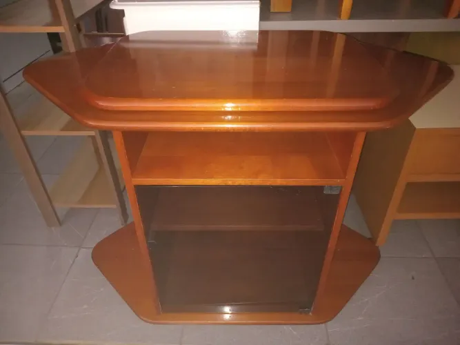 Rack para tv,  em bom estado. (Entrego).
