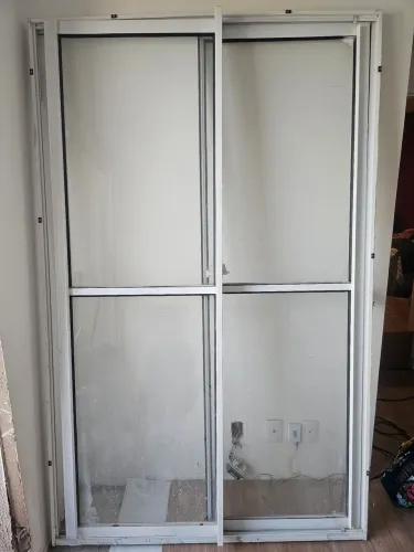 Porta Balcão de Correr Alumínio Branco c/ Vidro 1,37 x 2,17m
