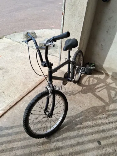 Bicicleta bmx em bom estado só,150 pila