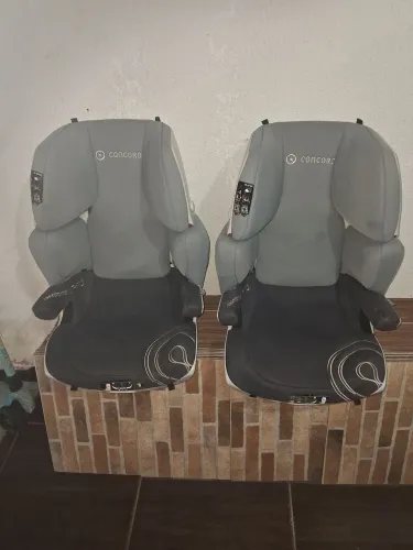 Cadeirinha de carro transforme XT pro seme novo ela deita e aumenta serve até 9 anos 150 c