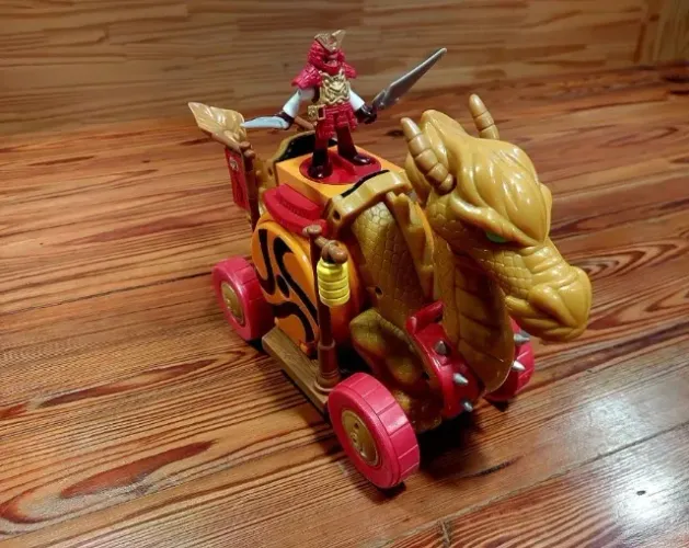 Dragão Samurai com rodas (carruagem) com boneco temático e acessórios originais Imaginext