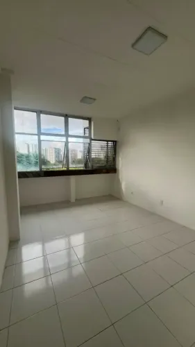 Sala comercial para alugar no Edf. Max Center