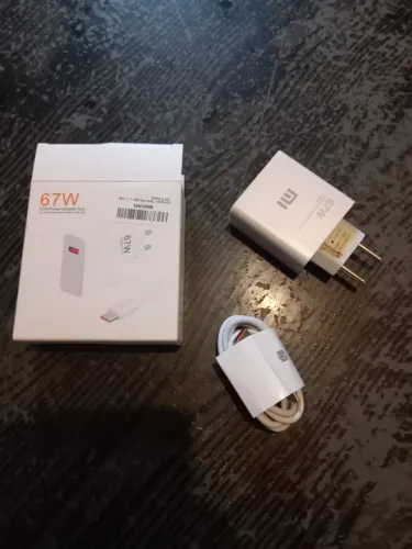 Carregador Turbo 67W USB-C + Cabo Tipo-C - Branco