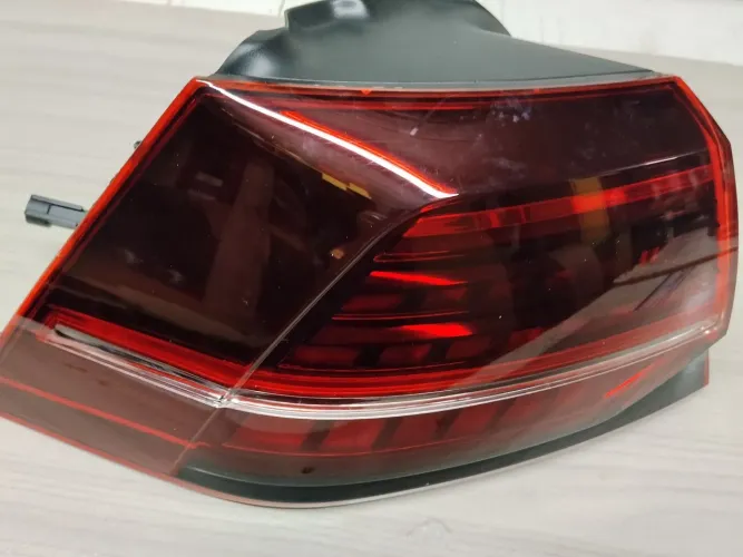 Lanterna traseira esquerda do Golf GTI original 2016
