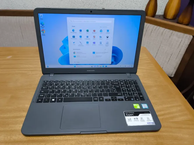 Notebook Samsung i5 - 8th, NVIDIA GeForce, SSD de 128 GB, 4 GB de RAM (leia a descrição)
