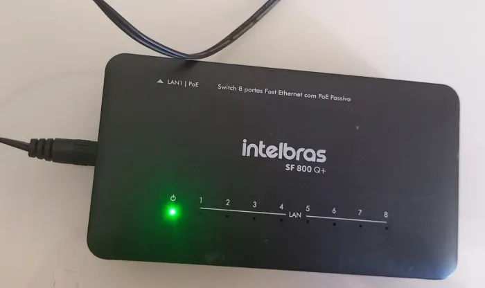 Switch Intelbras PoE SF 800 Q+ Com Fonde de 12v