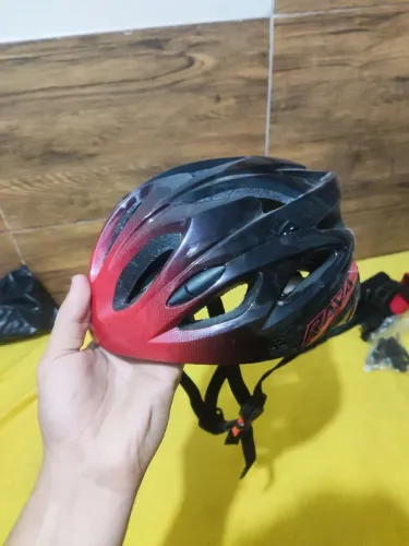 Kit ciclismo - capacete, luva e short