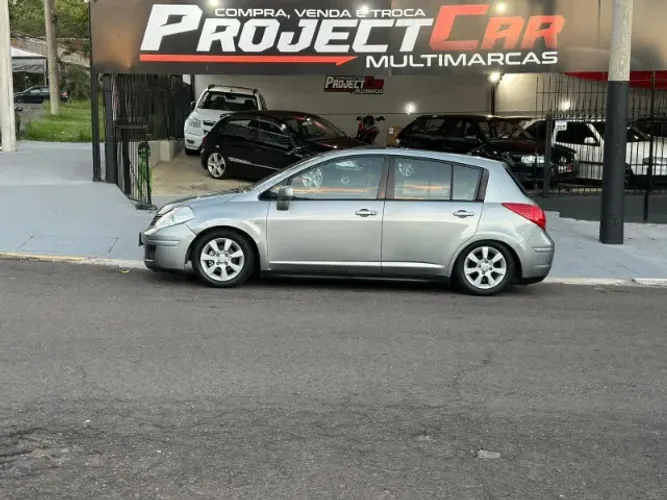 Nissan Tiida SL 1.8/1.8 Flex 16V Mec. 2008